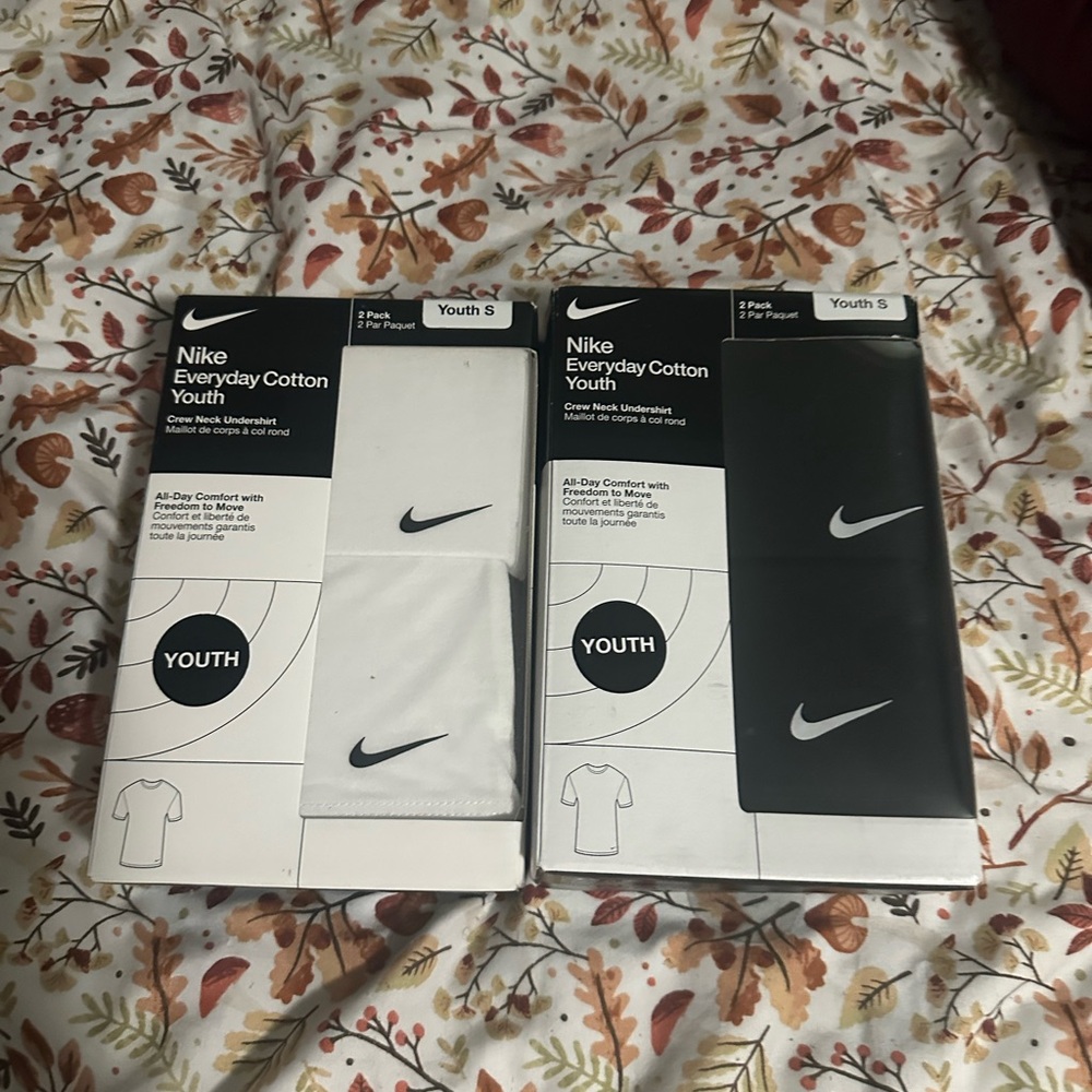 Nike Youth Everyday Cotton Short Sleeve Tees - White & Black